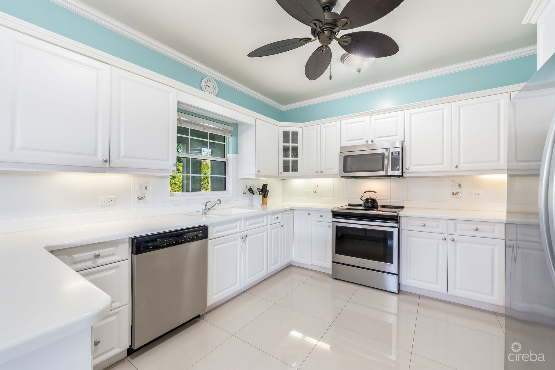 LONGFELLOW CIRCLE 18, BREAKERS FAMILY HOME