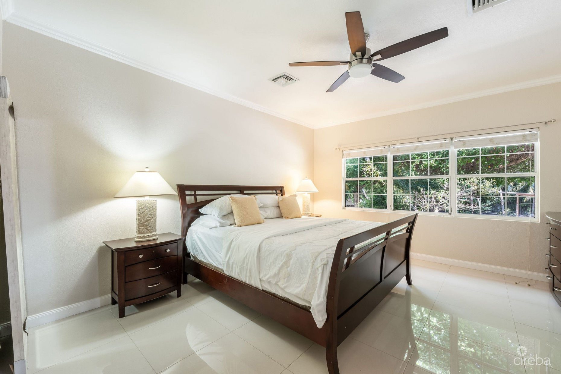 LONGFELLOW CIRCLE 18, BREAKERS FAMILY HOME