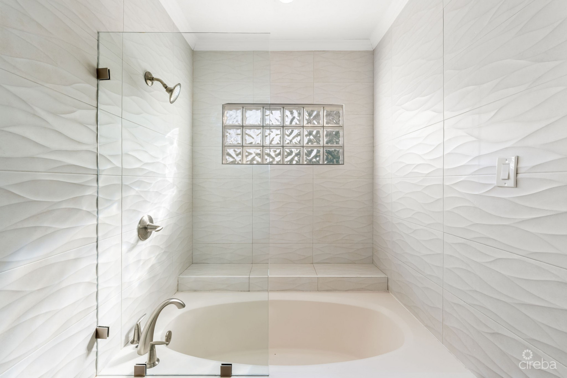 LONGFELLOW CIRCLE 18, BREAKERS FAMILY HOME