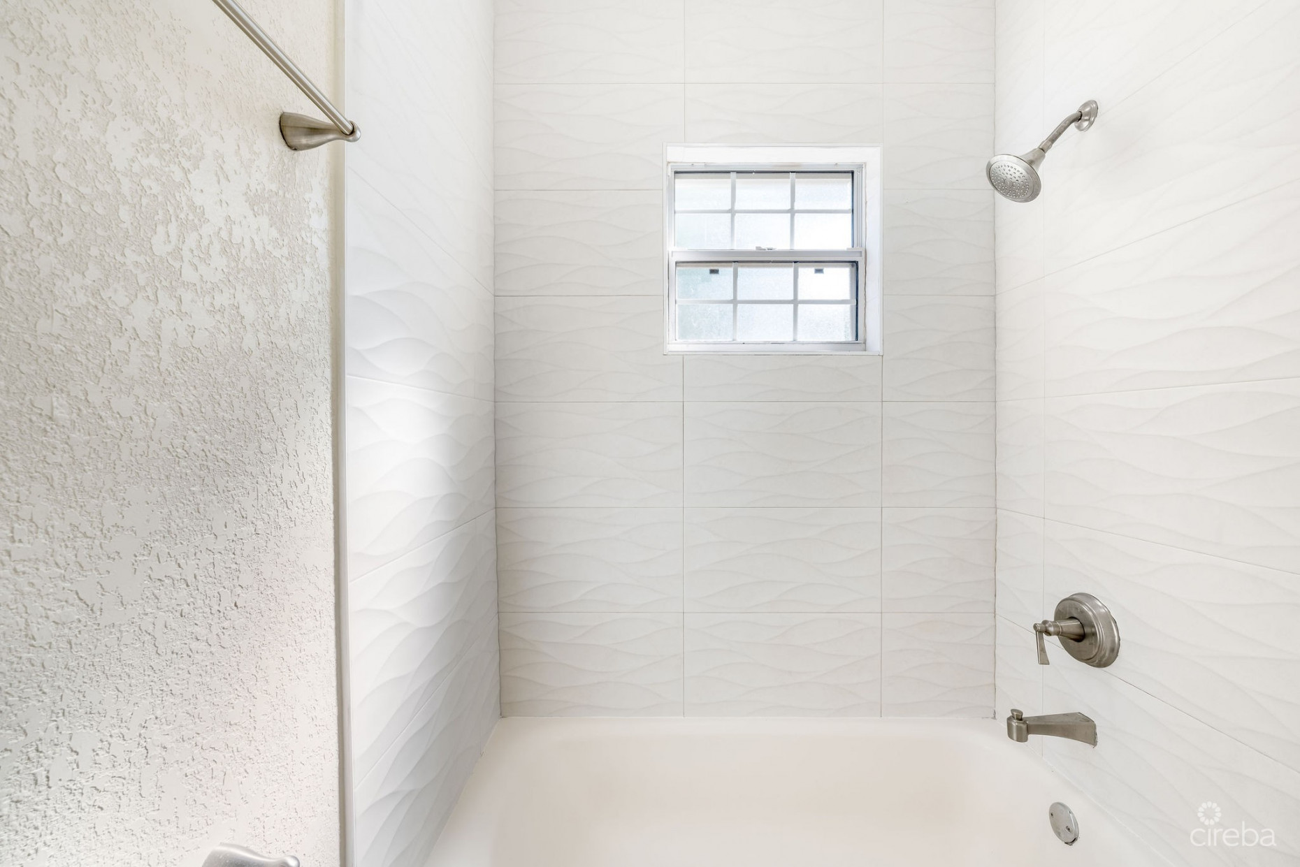 LONGFELLOW CIRCLE 18, BREAKERS FAMILY HOME