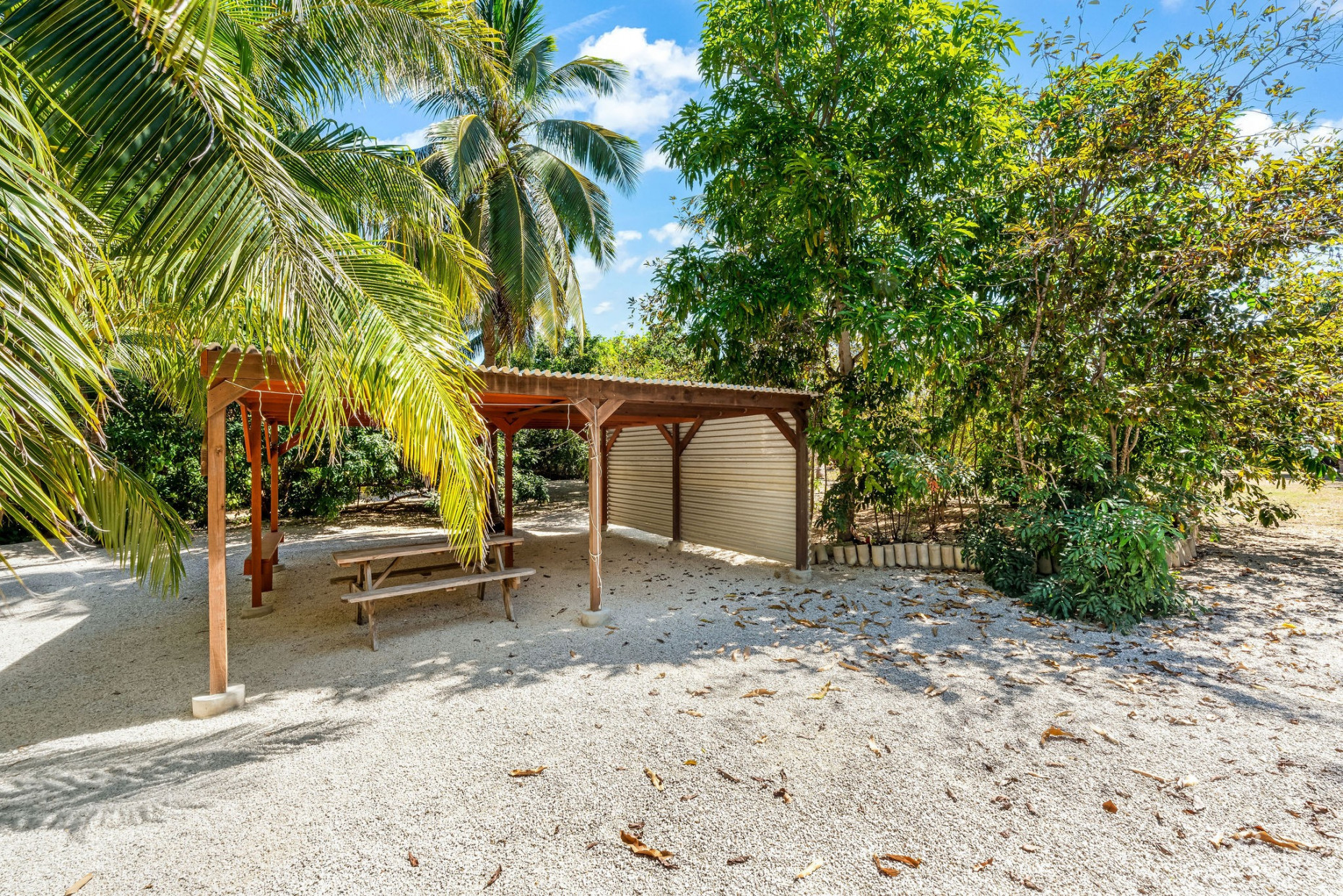 LONGFELLOW CIRCLE 18, BREAKERS FAMILY HOME