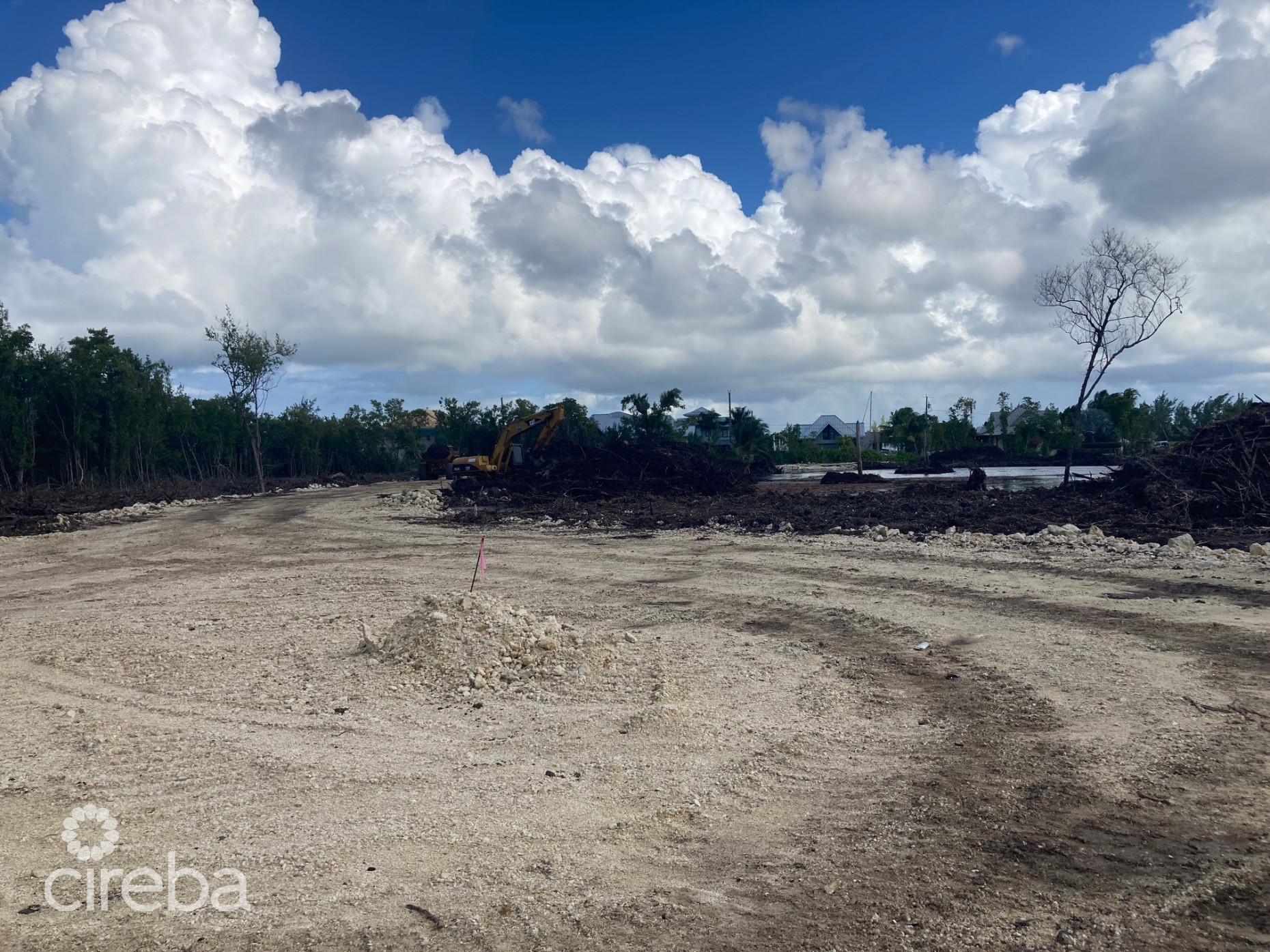 AUBURN BAY, LARGE CANAL FRONT LOT