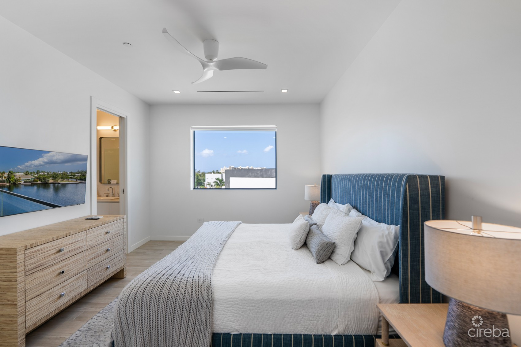 ONE CANAL POINT 535 WITH DOCK