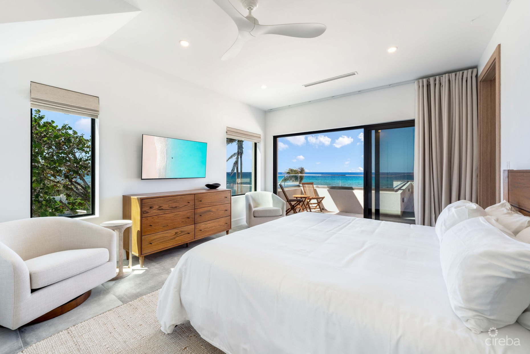 HALCYON POINT - EXPERIENCE  LUXURY FIRSTHAND