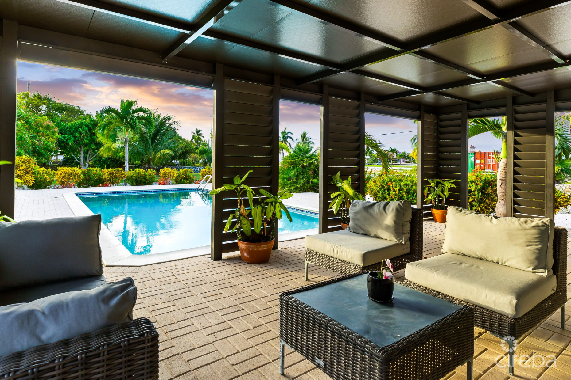 IMMACULATE 3BR FAMILY HOME W/ ADJACENT CANAL LOT