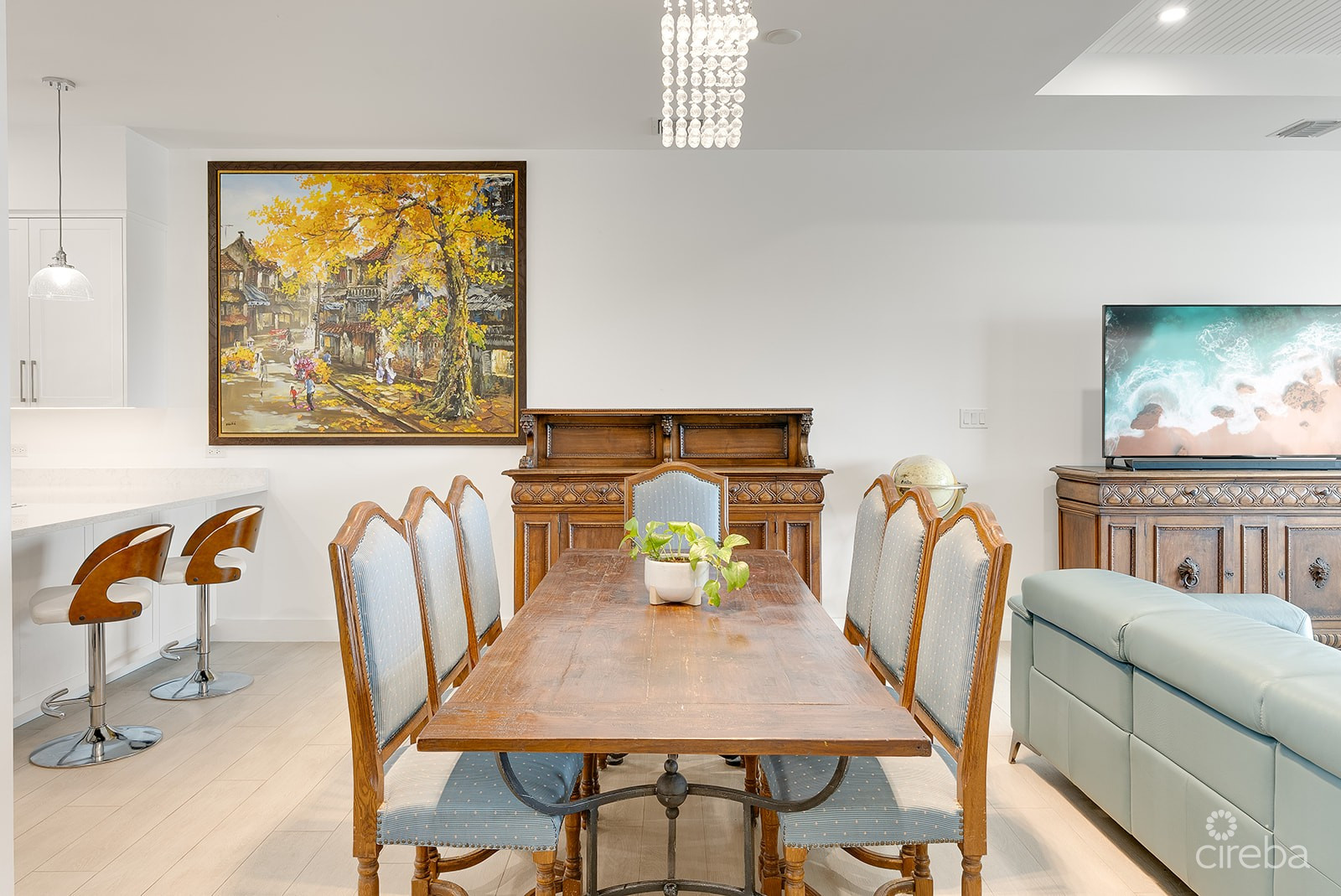 PERIWINKLE CANAL-FRONT 4 BED WITH DOCK