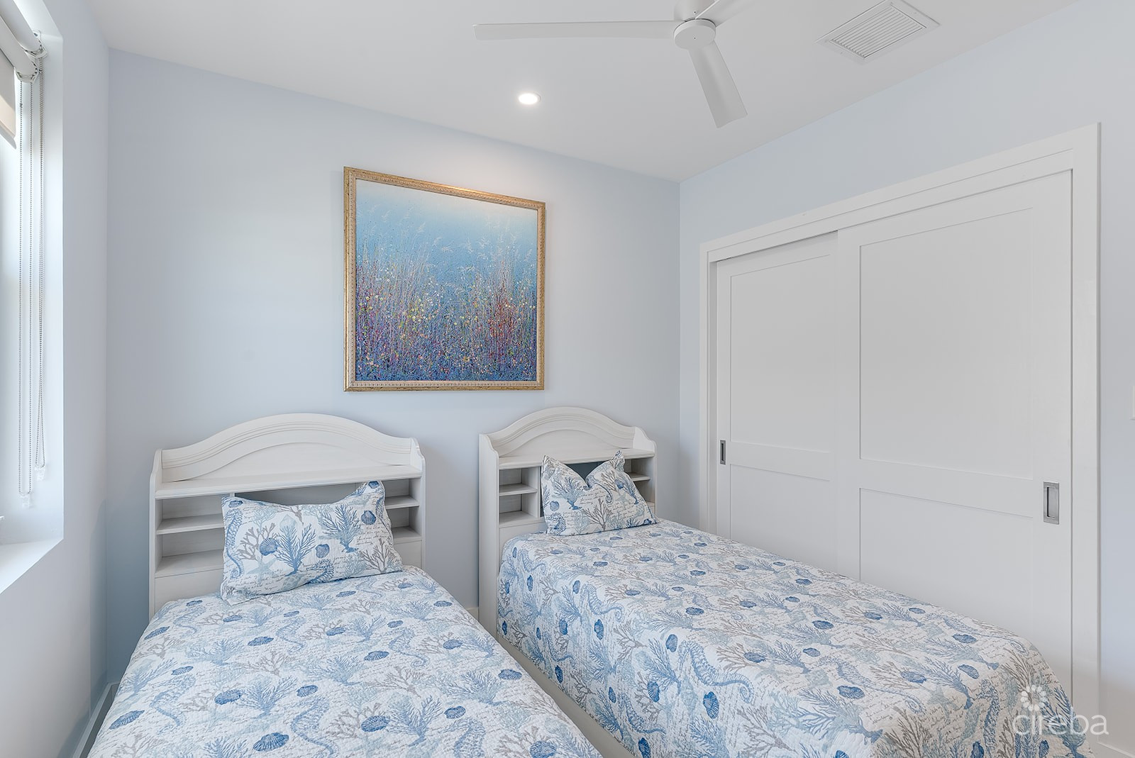 PERIWINKLE CANAL-FRONT 4 BED WITH DOCK