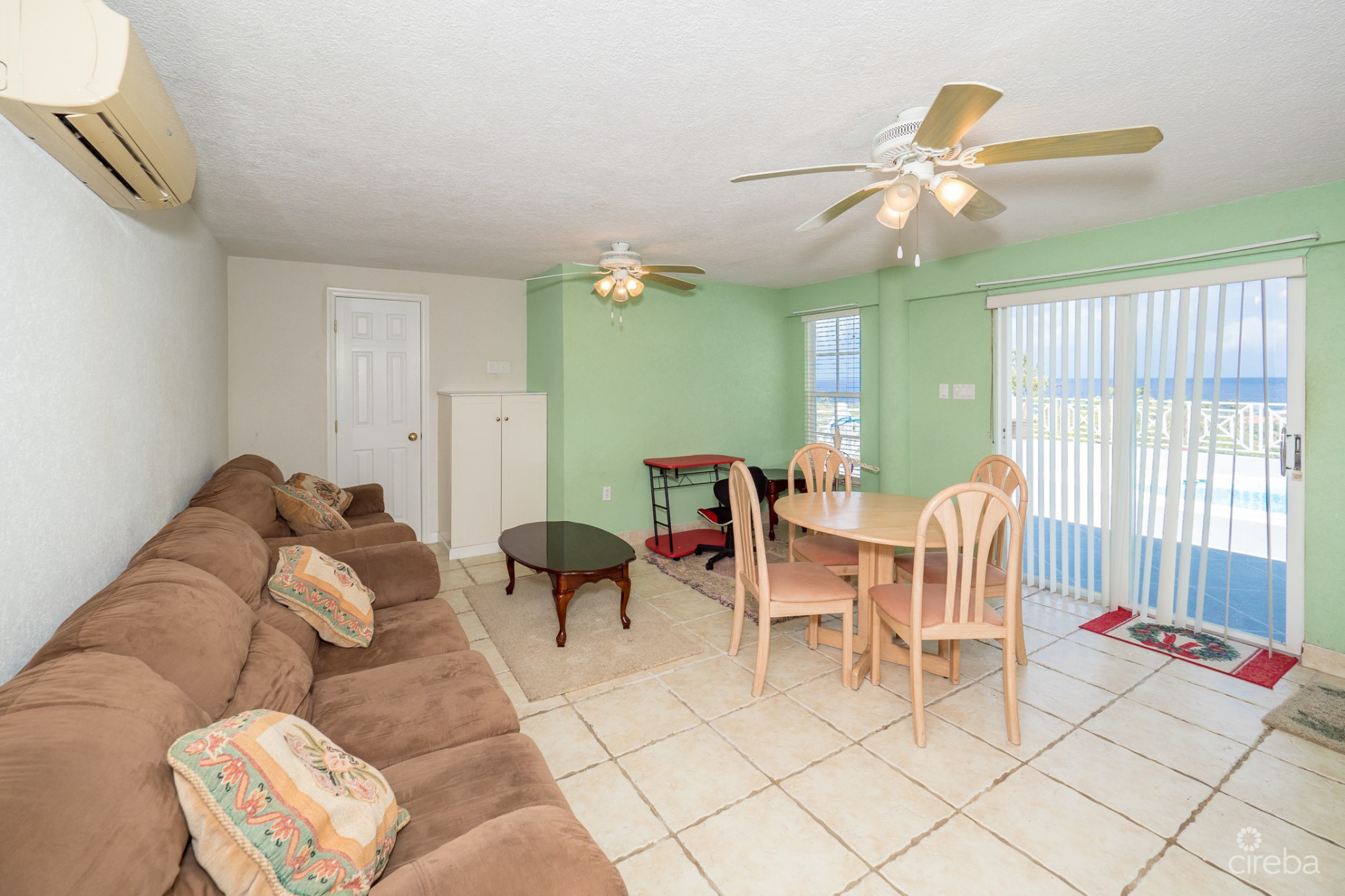 CARIBBEAN DREAM RETREAT WITH AWE-INSPIRING OCEAN VIEWS