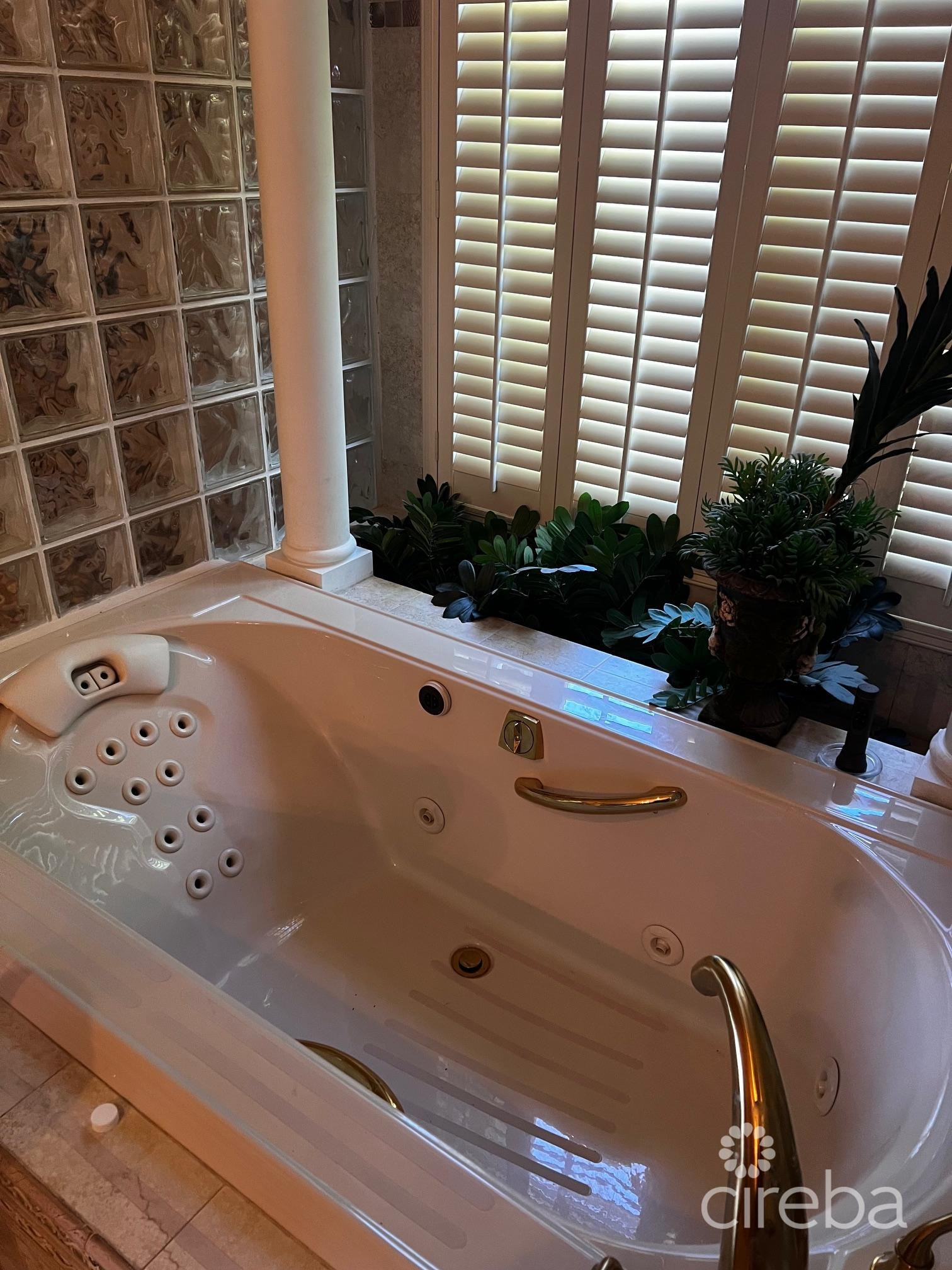 CAYMAN ISLANDS YACHT CLUB CANAL FRONT RESIDENCE