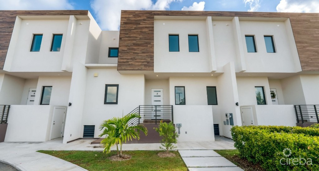 PARAISO RESIDENCES #7 - PRE-CONSTRUCTION