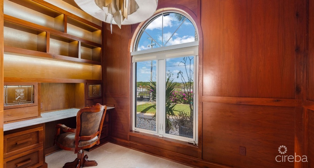 VILLA D'ESTE - PROSPECT POINT WATERFRONT HOME