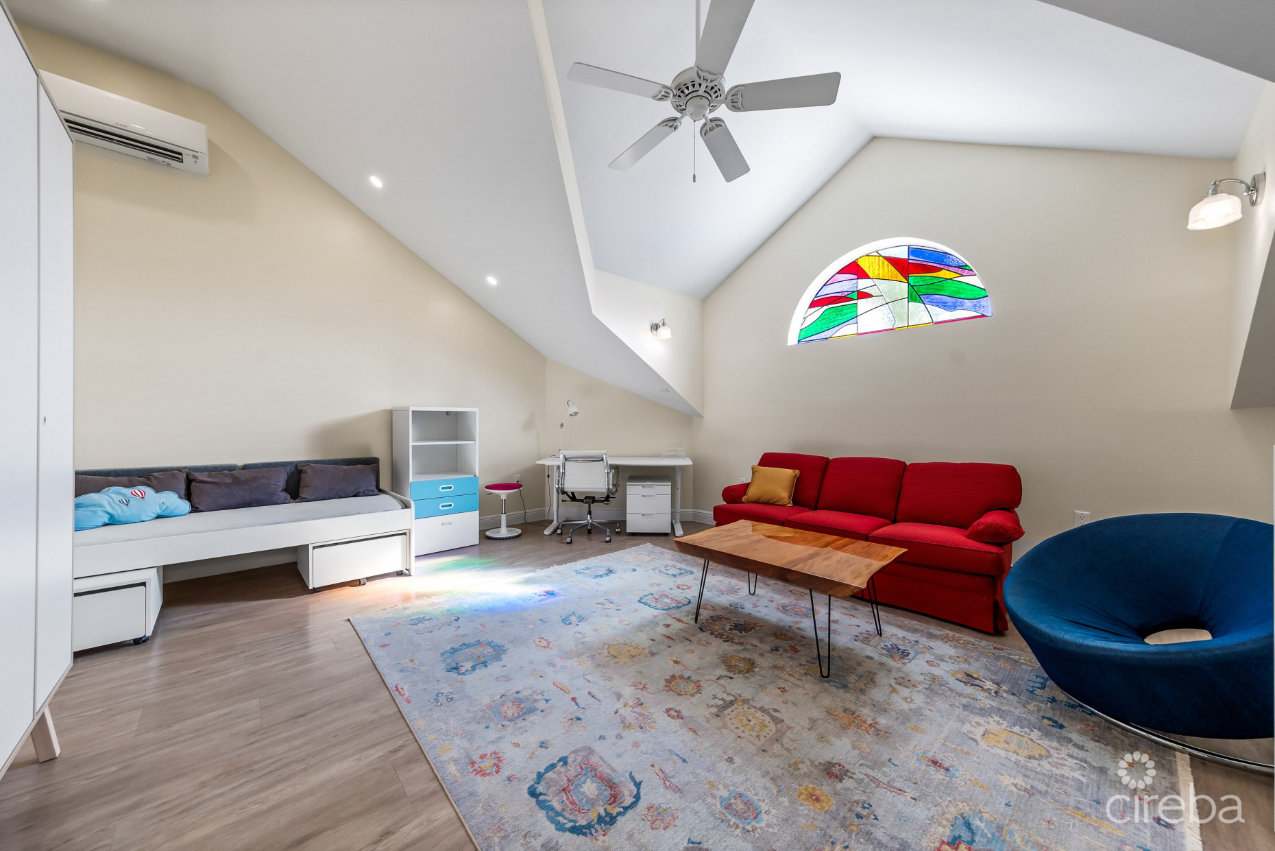 BRITANNIA REGENTS COURT , 4 BED PLUS DEN