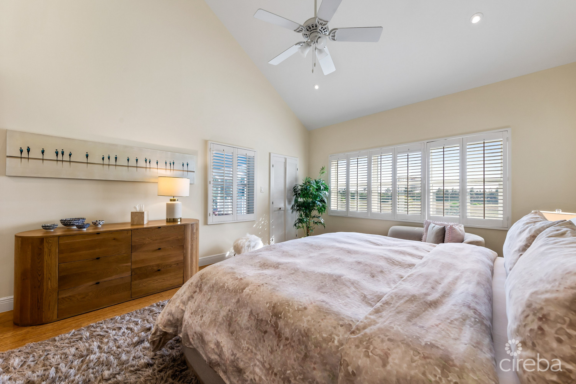 BRITANNIA REGENTS COURT , 4 BED PLUS DEN