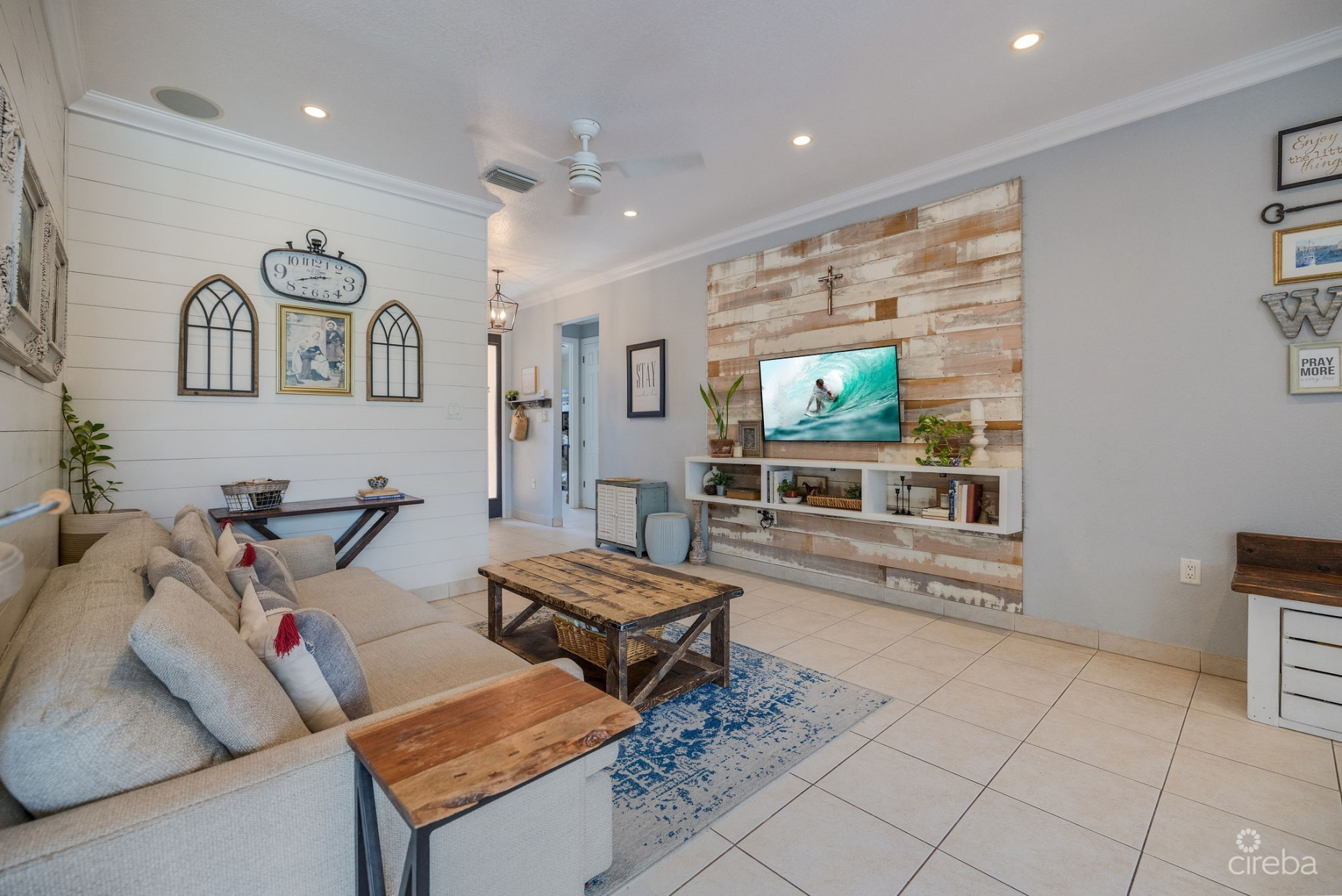 3 BEDROOM CANAL FRONT DUPLEX WITH POOL - 188 ABBEY WAY - UNIT 2