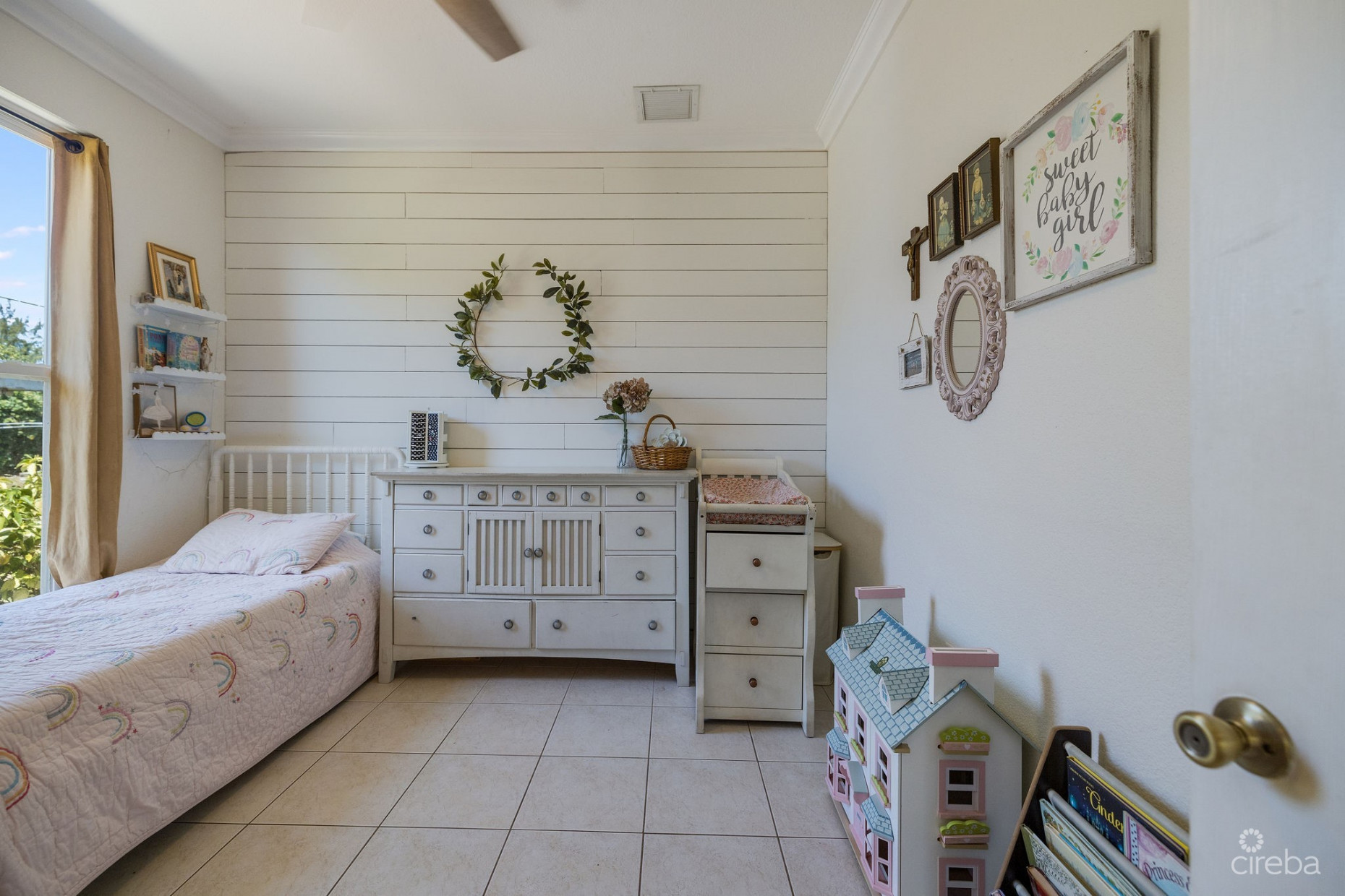 3 BEDROOM CANAL FRONT DUPLEX WITH POOL - 188 ABBEY WAY - UNIT 2