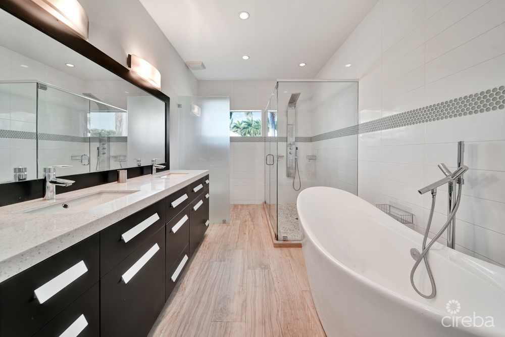 MODERN 5 BEDROOM ESTATE HOME ON SMB CORRIDOR