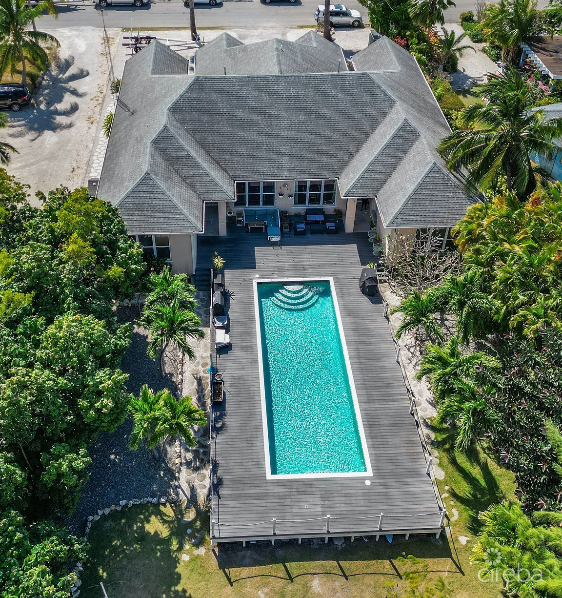 4 BEDROOM  CANAL FRONT DUPLEX WITH POOL - 188 ABBEY WAY UNIT 1