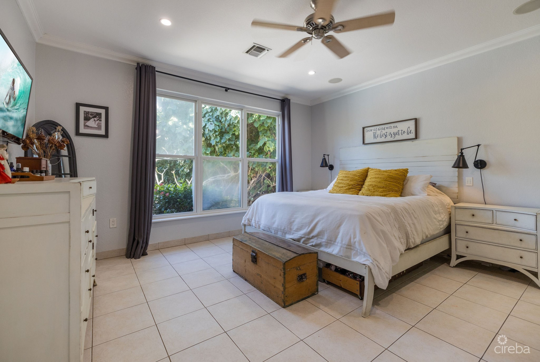 4 BEDROOM  CANAL FRONT DUPLEX WITH POOL - 188 ABBEY WAY UNIT 1