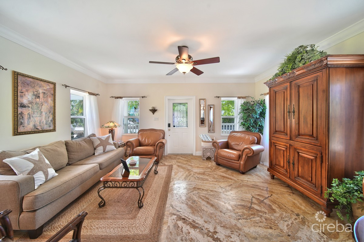 SEACLIFF YELLOW LOCATED IN COTTAGE