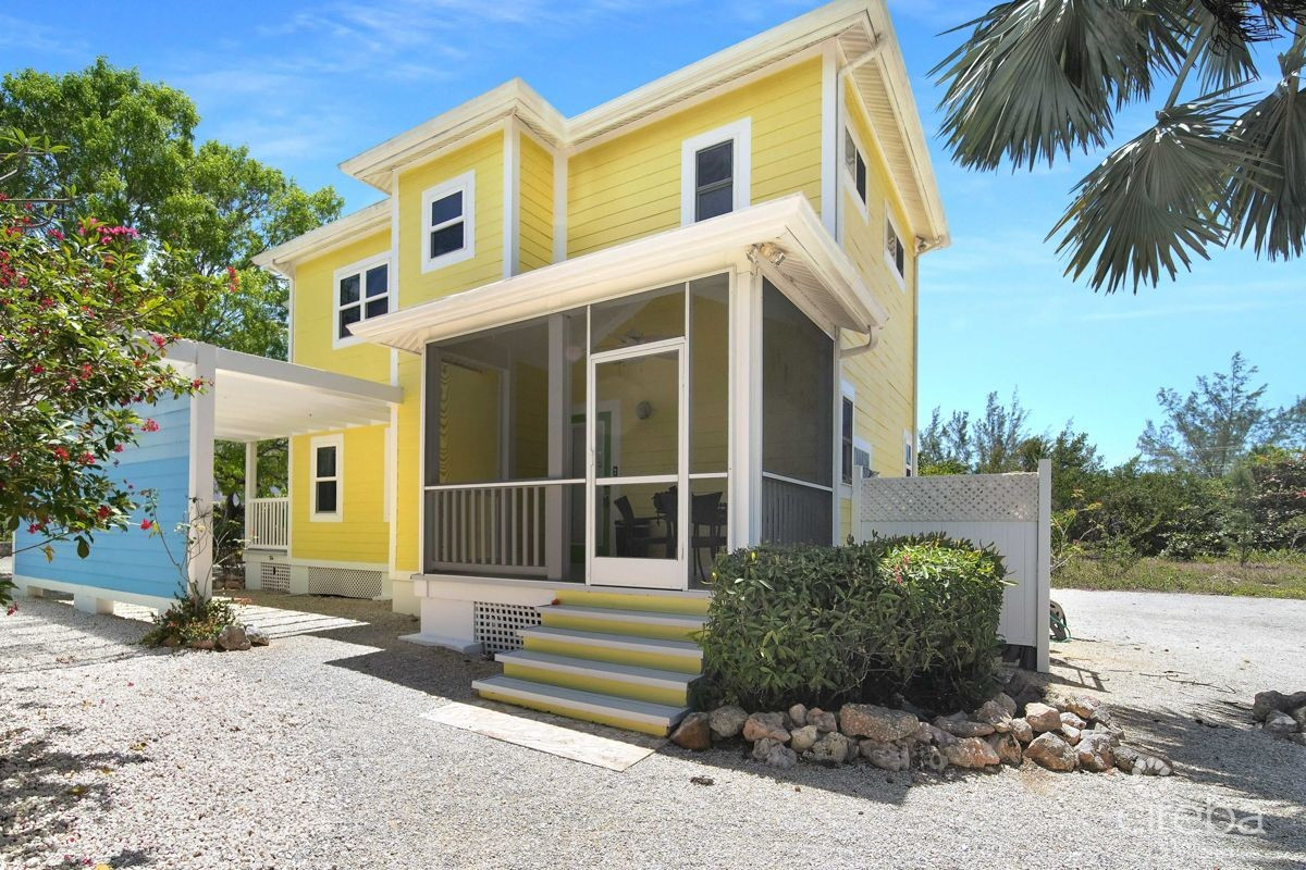 SEACLIFF YELLOW LOCATED IN COTTAGE