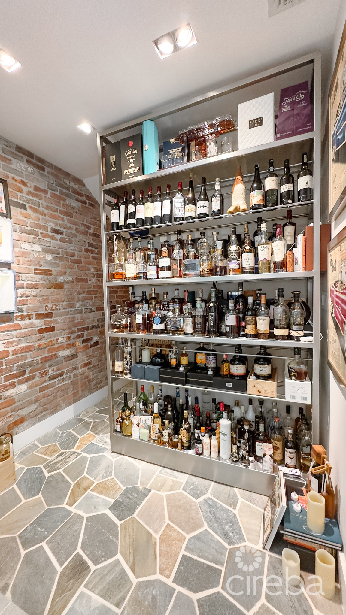 CASA BELLA – WATERFRONT RESIDENCE IN CRYSTAL HARBOUR