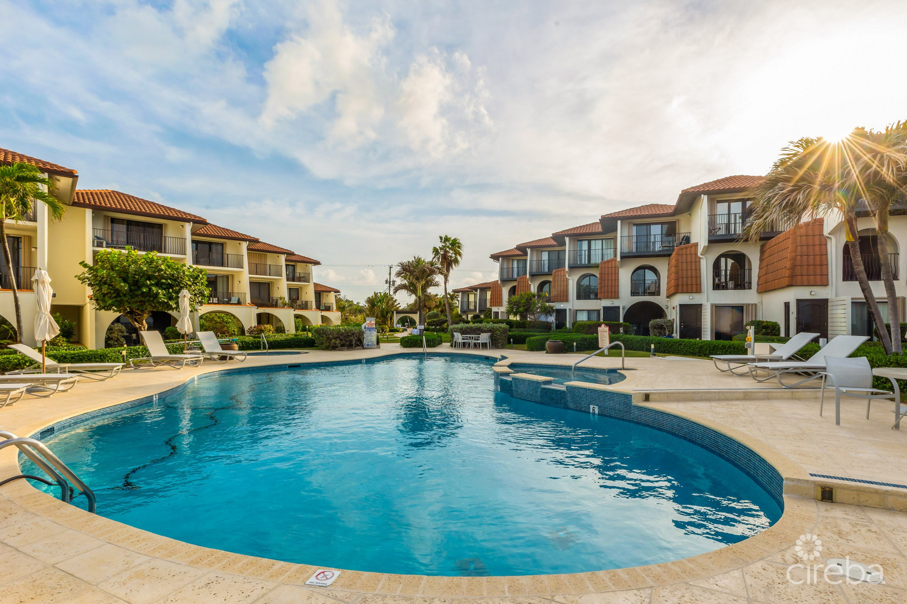 #4 VILLAS PAPPAGALLO - RENOVATED 1 BED / 1 BATH