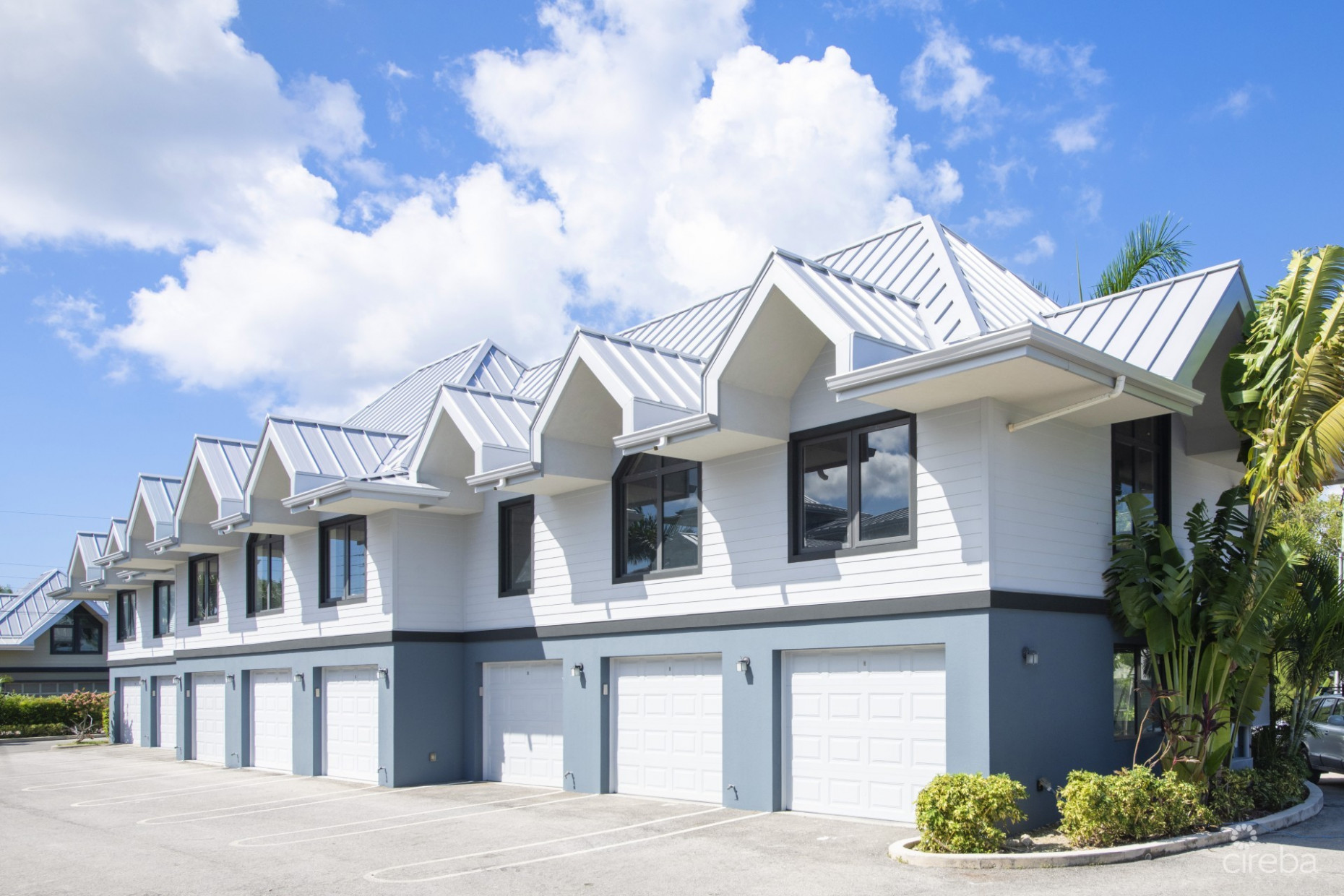 SEAHAVEN ORCHID VILLA WITH CARRIAGE HOUSE