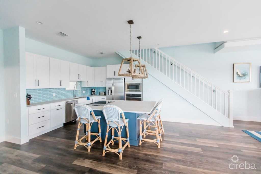 SEAHAVEN ORCHID VILLA WITH CARRIAGE HOUSE