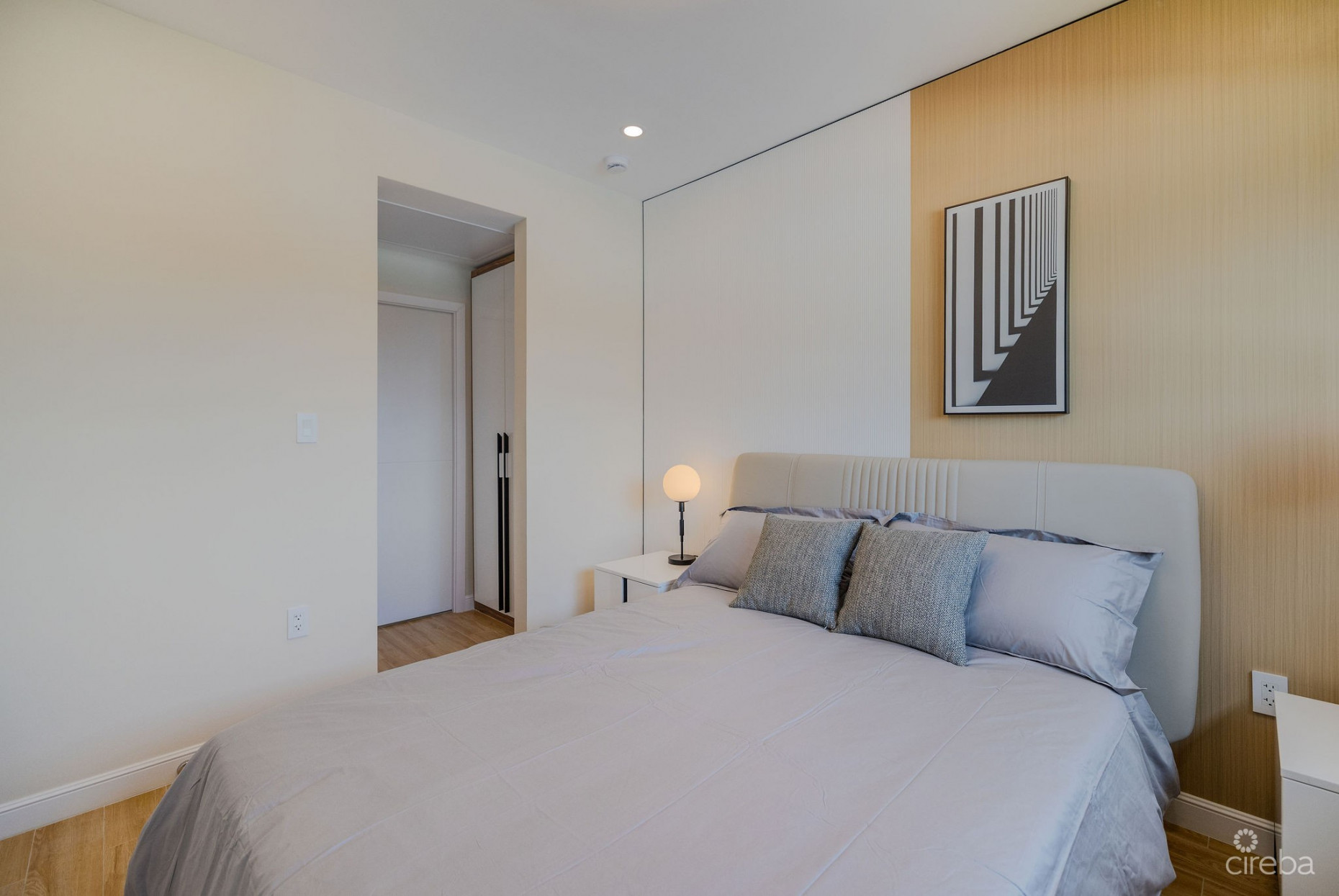 ARZA WEST BAY RUBY– UPGRADED FULLY FURNISHED 1-BED CORNER UNIT