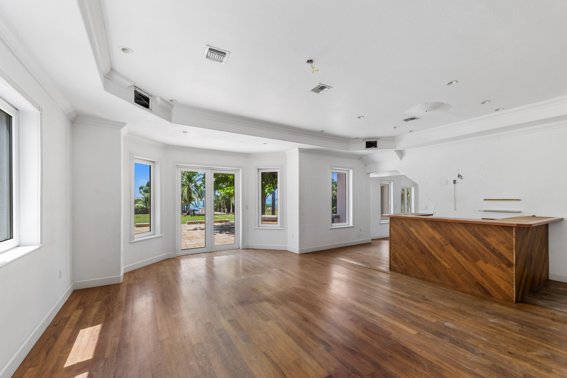 Shamrock Road Oceanfront Estate - Rare Development Opportunity