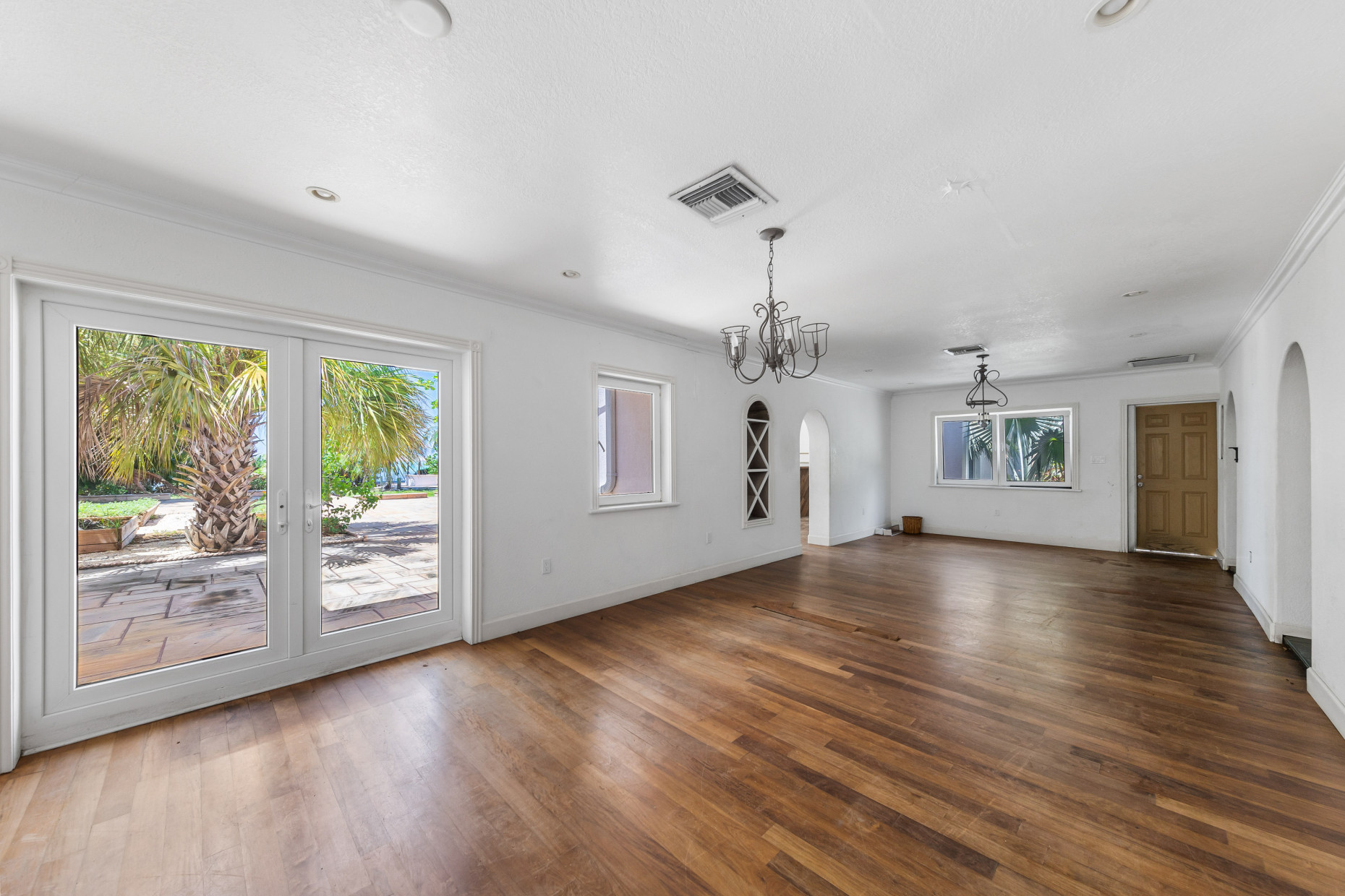 Shamrock Road Oceanfront Estate - Rare Development Opportunity