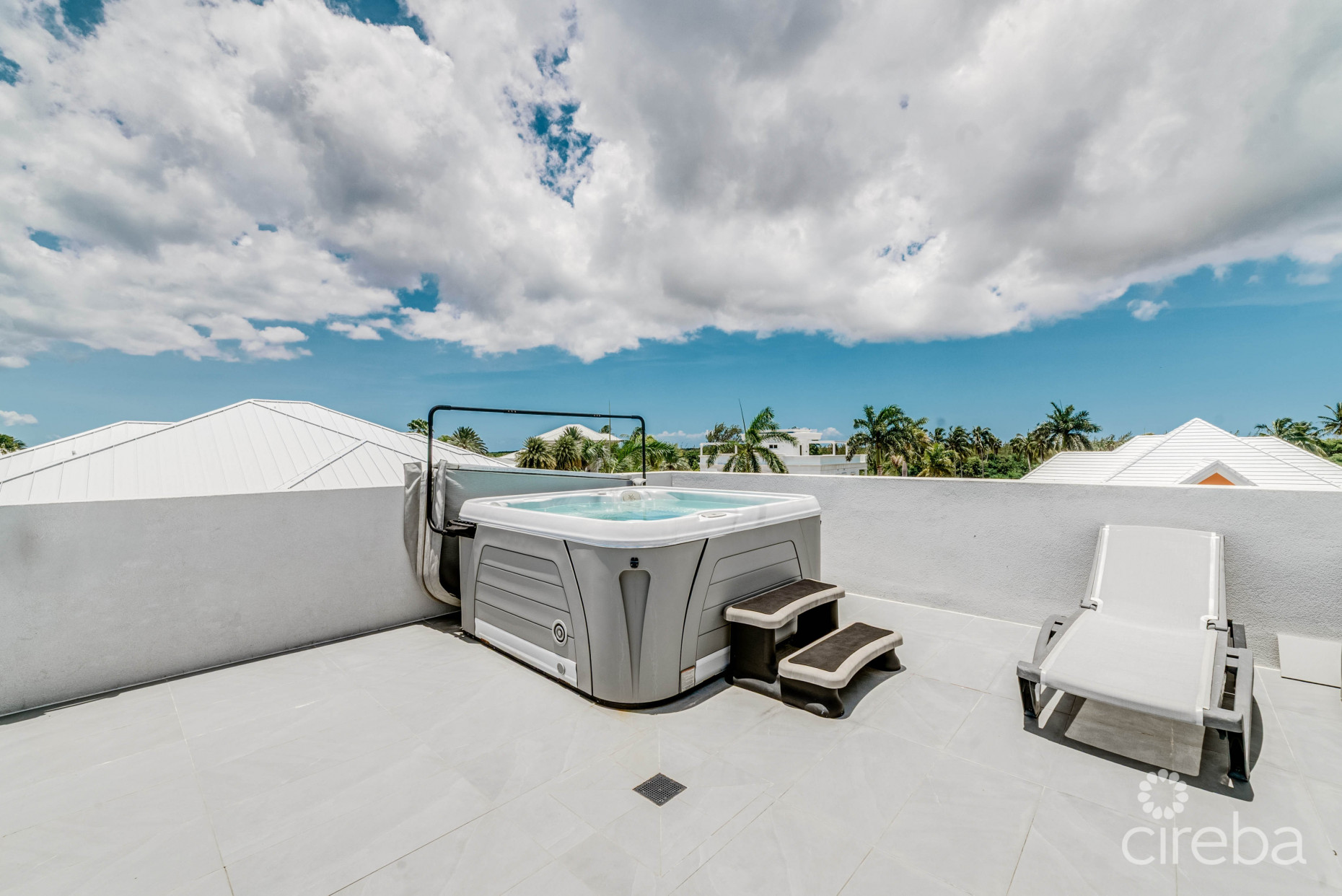 BRITANNIA ESTATES FAMILY HOME SEVEN MILE BEACH CORRIDOR