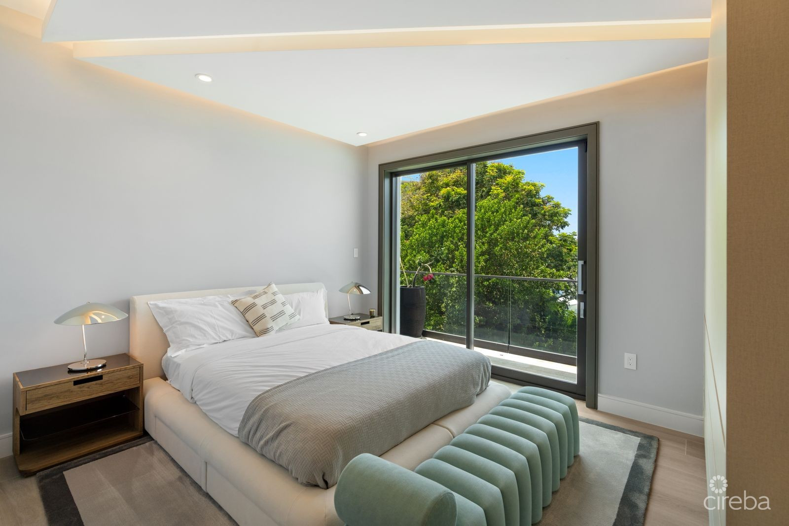 RITZ-CARLTON DECKHOUSE 9