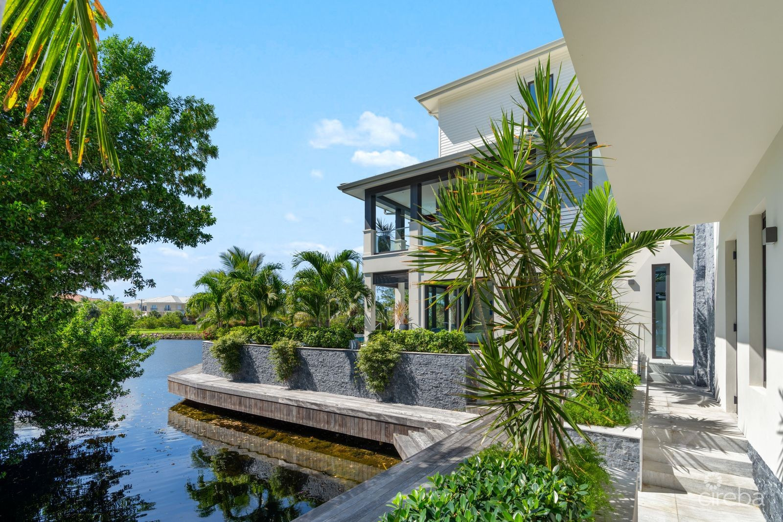 RITZ-CARLTON DECKHOUSE 9