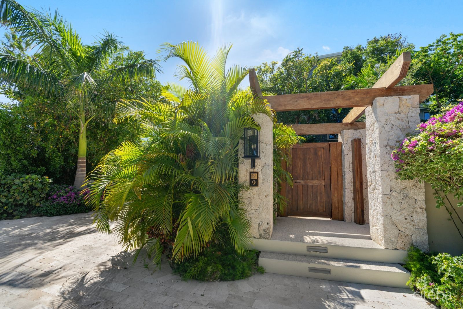 RITZ-CARLTON DECKHOUSE 9