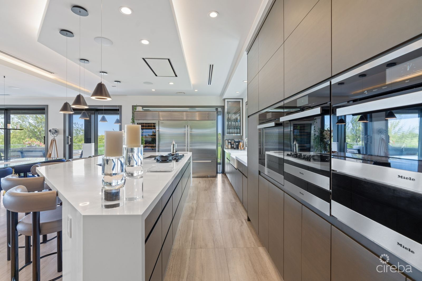 RITZ-CARLTON DECKHOUSE 9