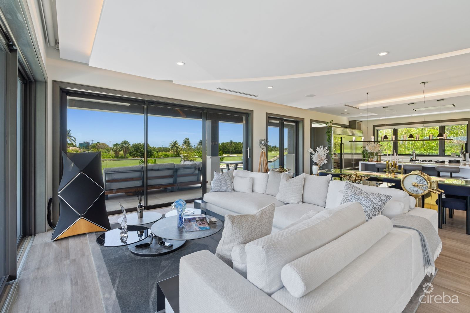 RITZ-CARLTON DECKHOUSE 9