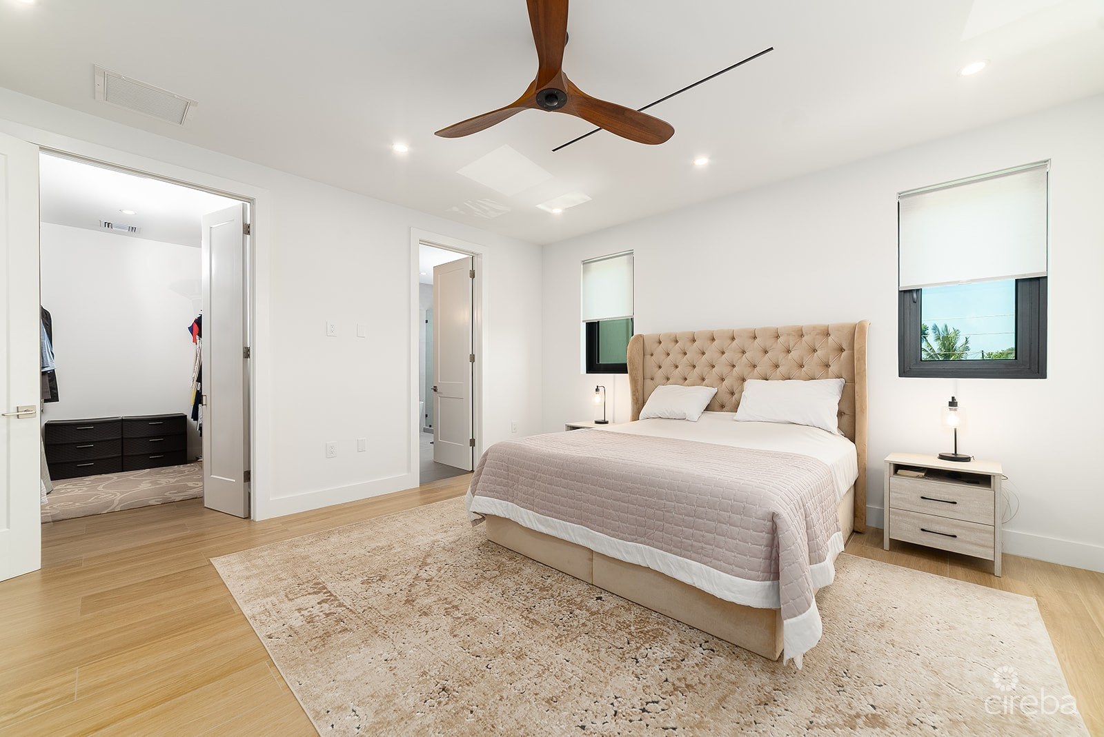 SOUTH SOUND NUSA VILLAS BEAUTIFUL HOME WITH POOL