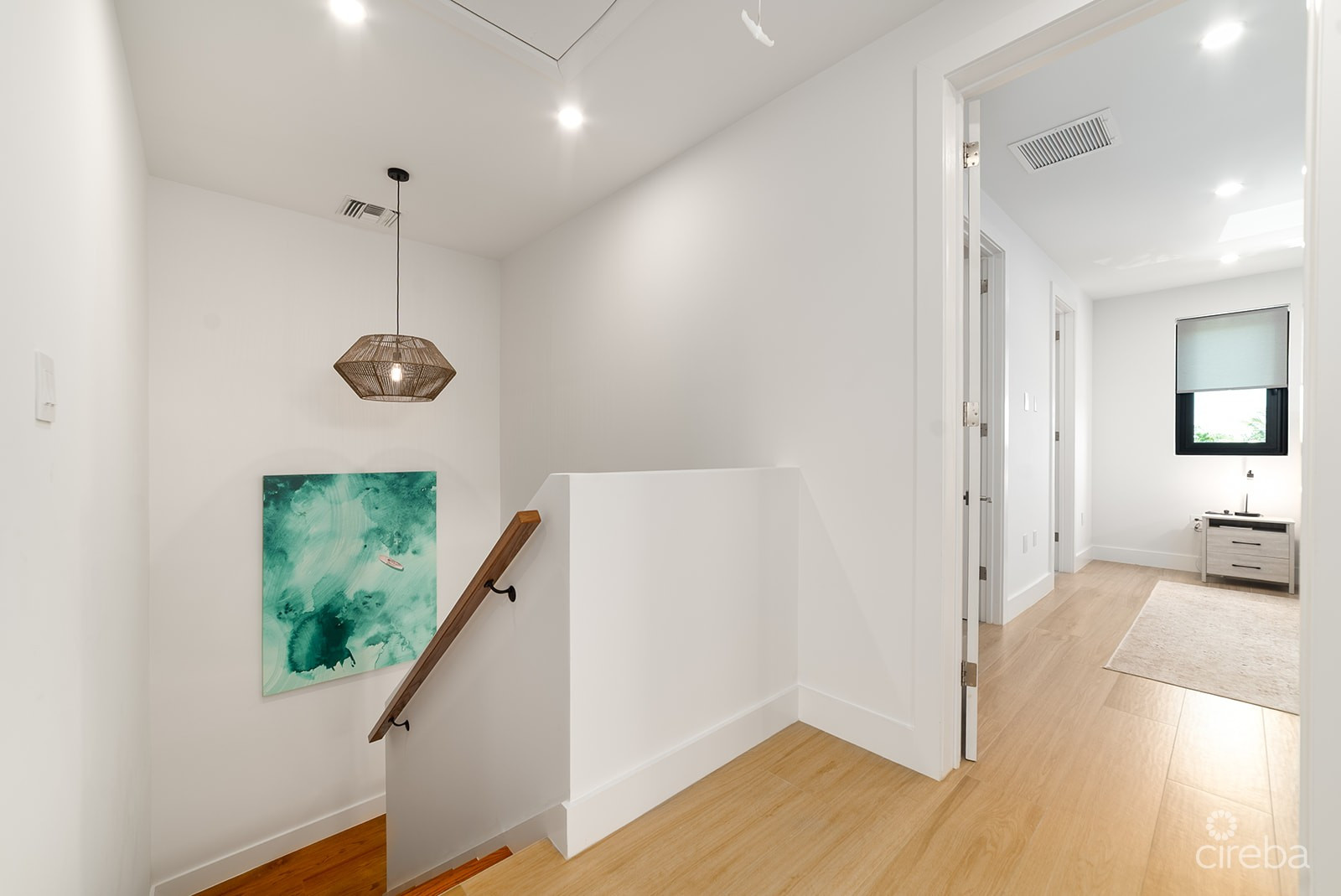 SOUTH SOUND NUSA VILLAS BEAUTIFUL HOME WITH POOL