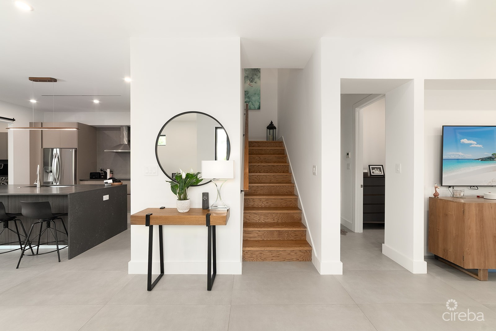 SOUTH SOUND NUSA VILLAS BEAUTIFUL HOME WITH POOL