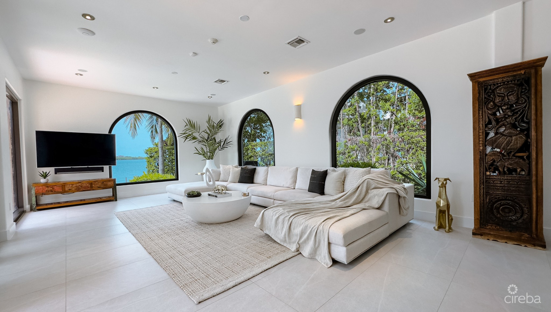 CRYSTAL HARBOUR - OCEAN FRONT HOME