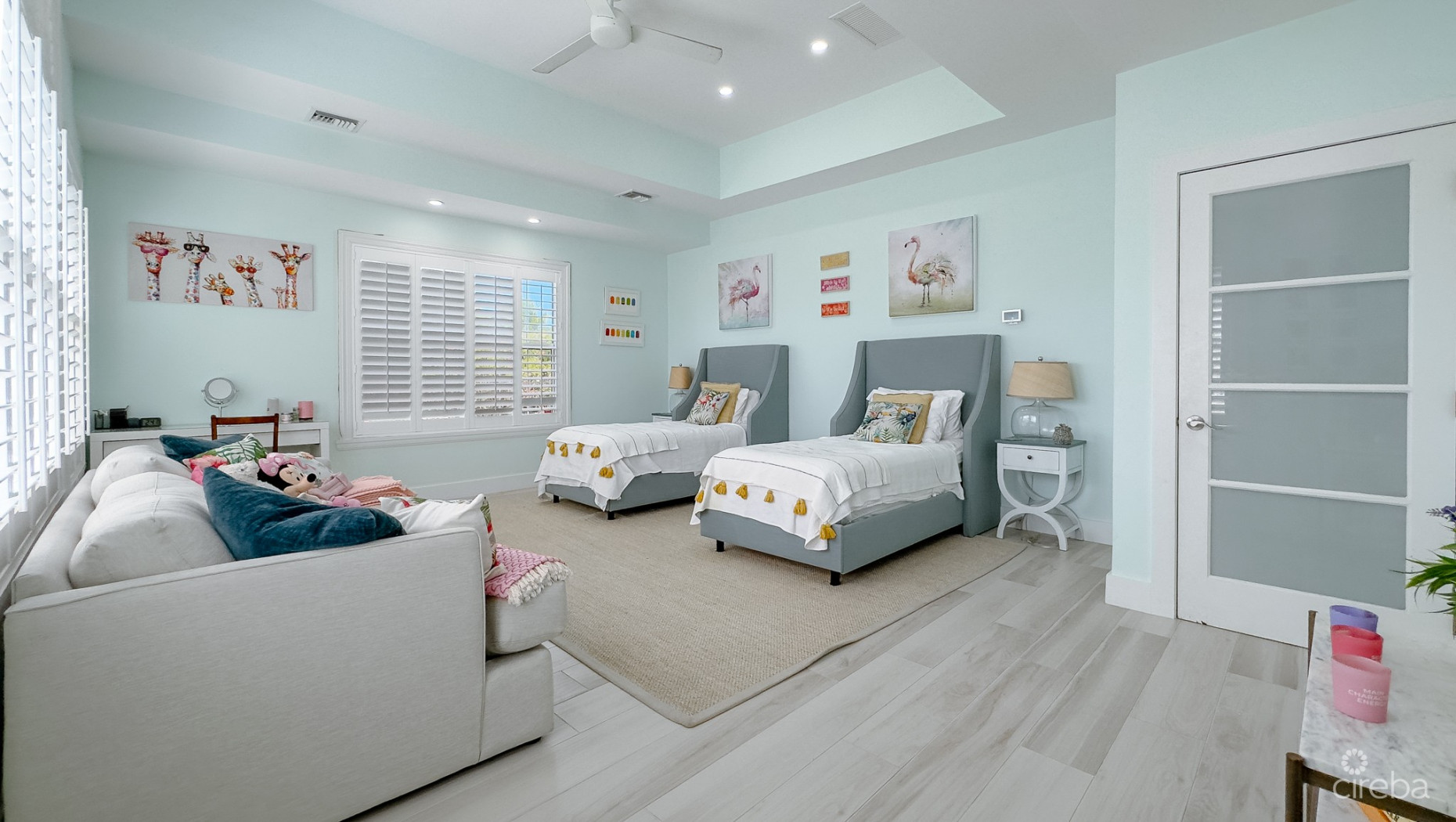 THE SHORES FAMILY HOME