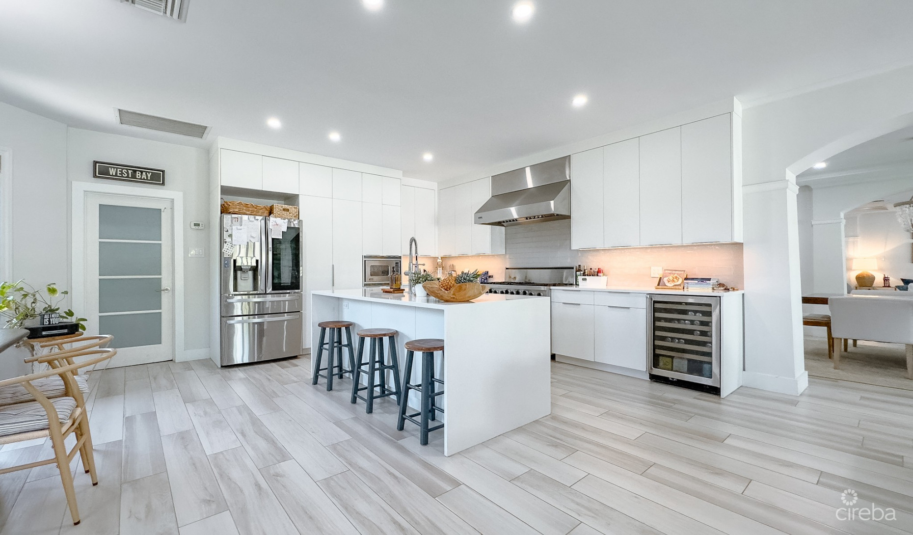 THE SHORES FAMILY HOME