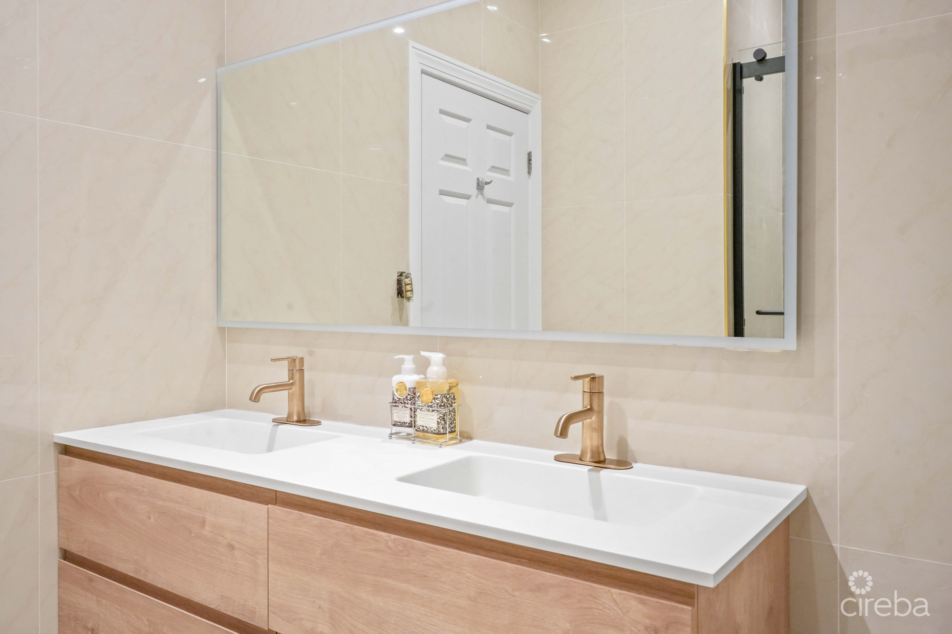 GOVERNOR'S HARBOUR HOME JELLICOE QUAY