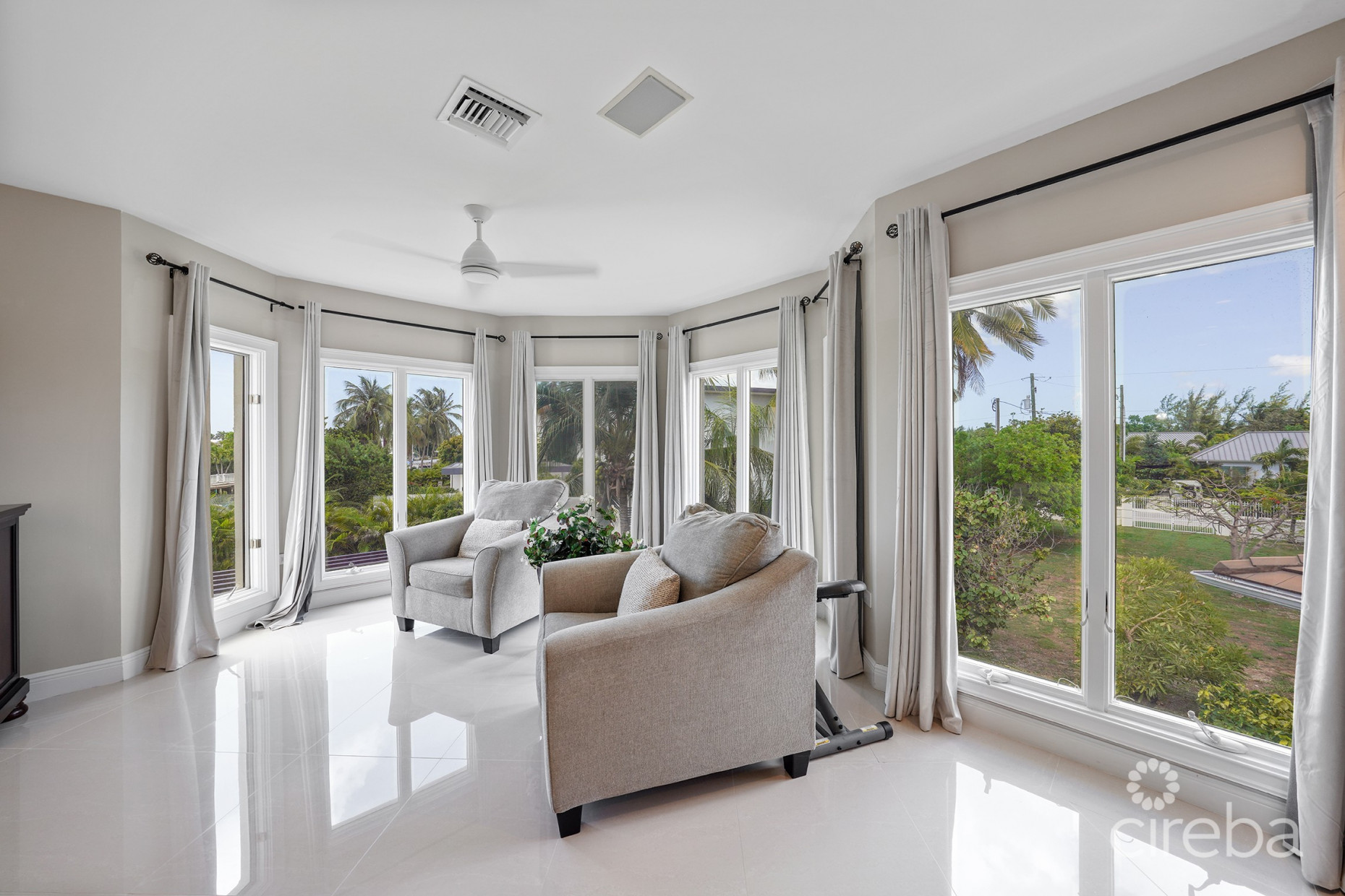 GOVERNORS HARBOUR ESTATE HOME