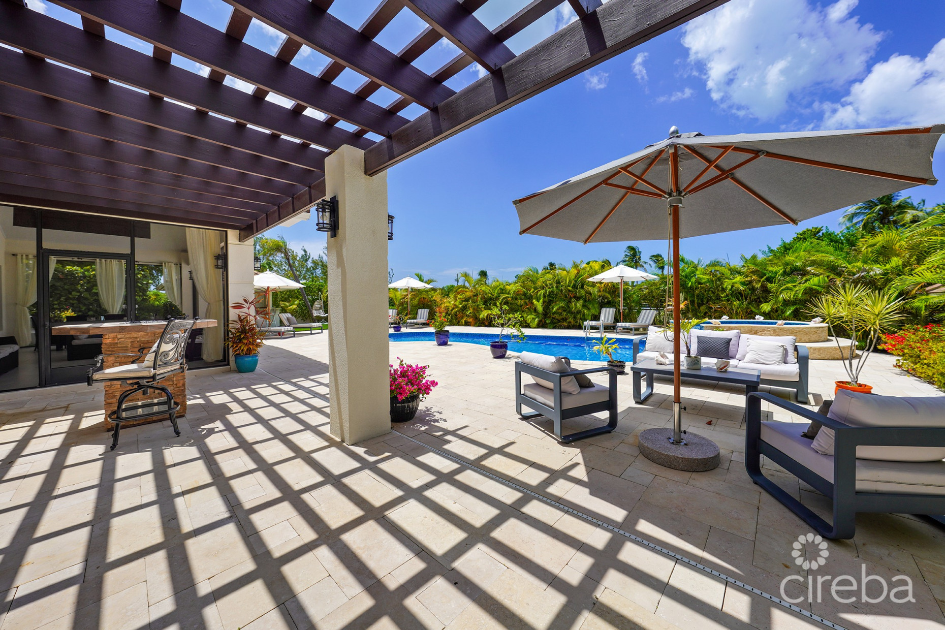 GOVERNORS HARBOUR ESTATE HOME