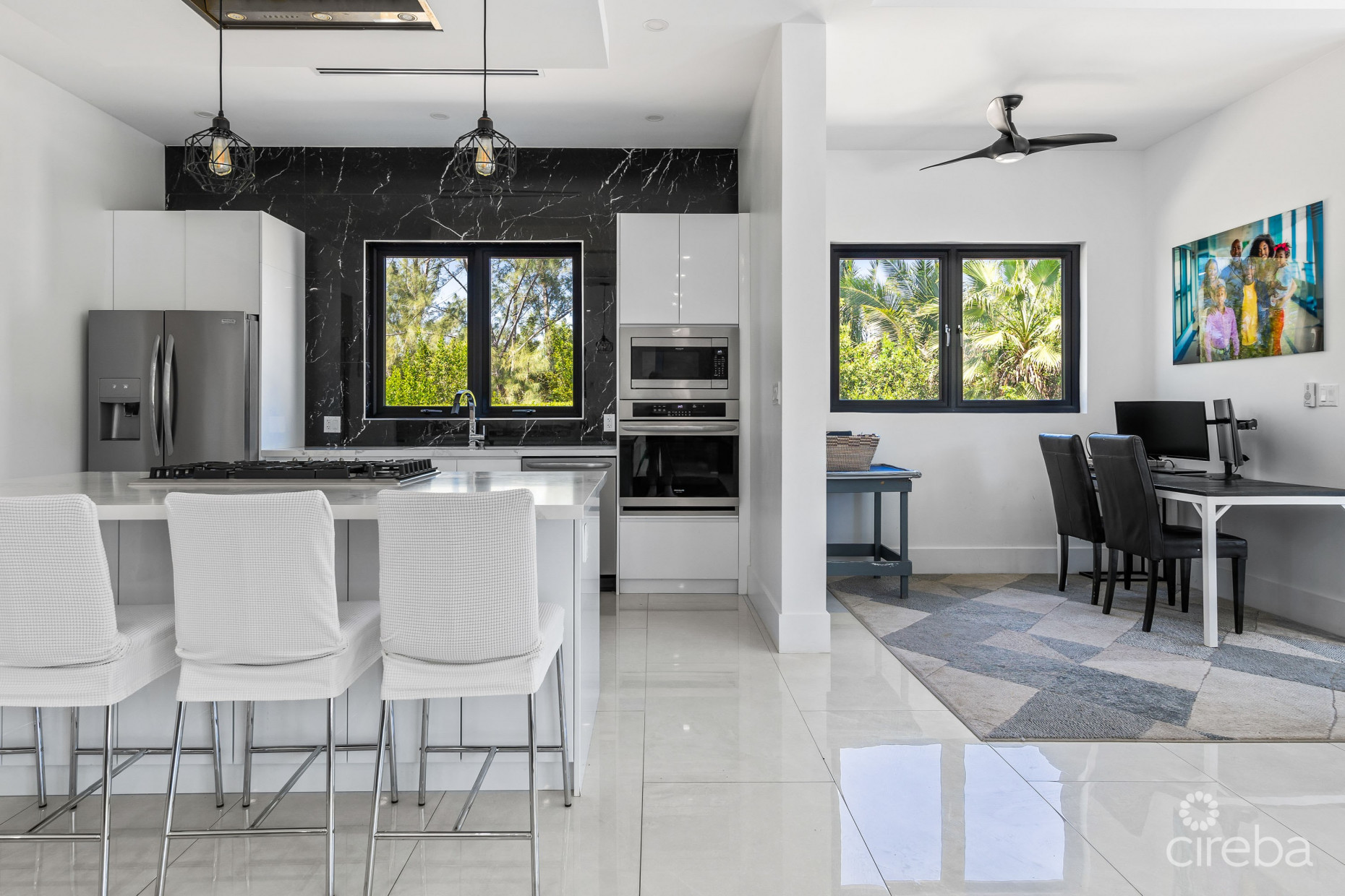 48 HAVEN CIRCLE - MODERN SINGLE FAMILY HOME