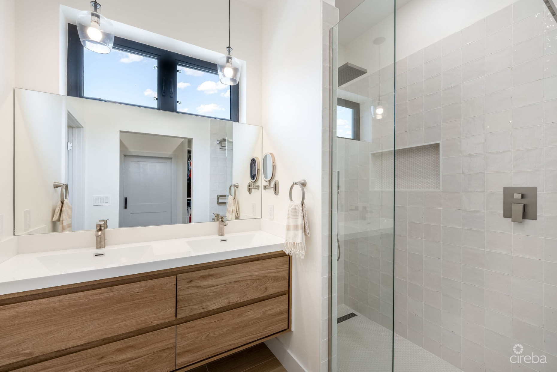 AUBURN BAY 3, CANAL FRONT HOME