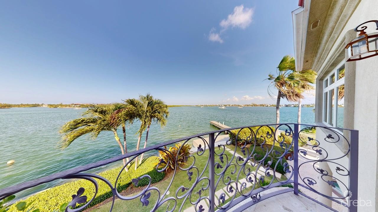 VISCAYA HOME, GOVERNOR'S HARBOUR CREEK