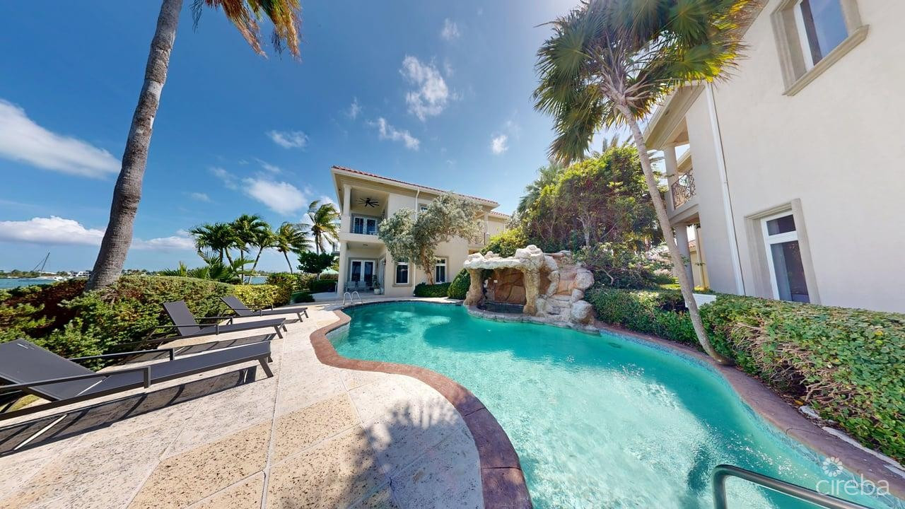 VISCAYA HOME, GOVERNOR'S HARBOUR CREEK